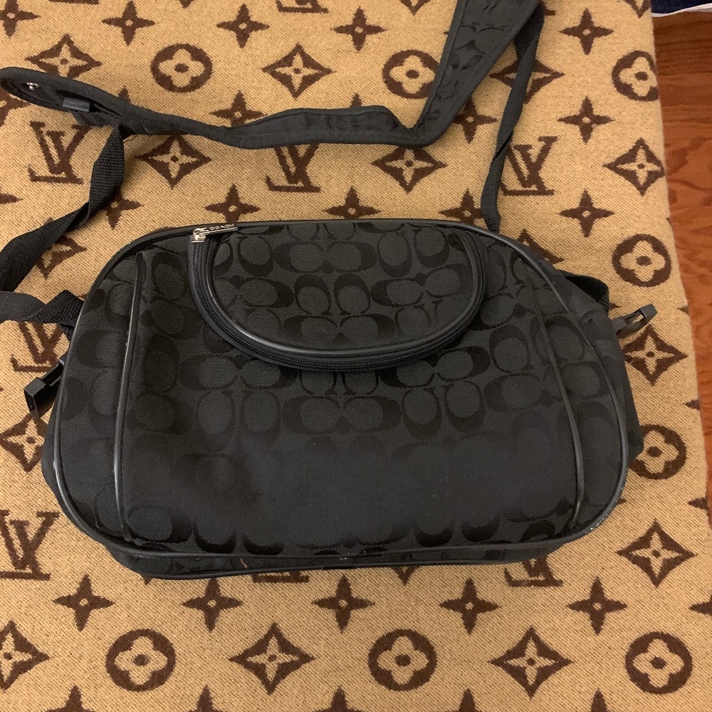 🖤 COACH Black Signature Canvas Travel Bag – Sleek. Smart. Ready for Takeoff. 🛫